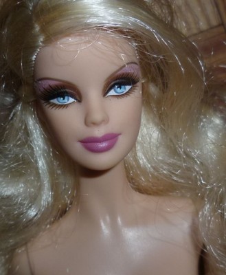 barbie 2009 holiday doll